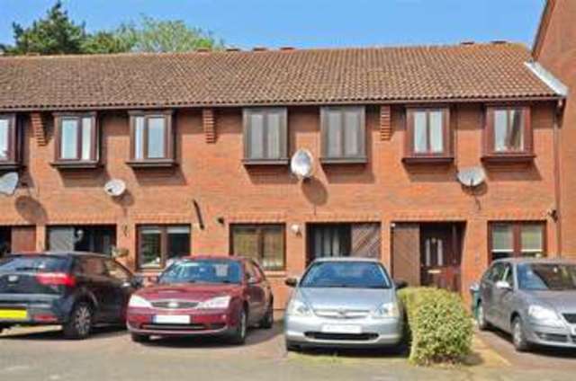  Image of 2 bedroom Terraced house for sale in Lynscott Way South Croydon CR2 at South Croydon Surrey South Croydon, CR2 6BU