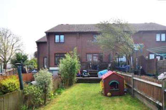  Image of 2 bedroom Terraced house for sale in Lynscott Way South Croydon CR2 at South Croydon Surrey South Croydon, CR2 6BU