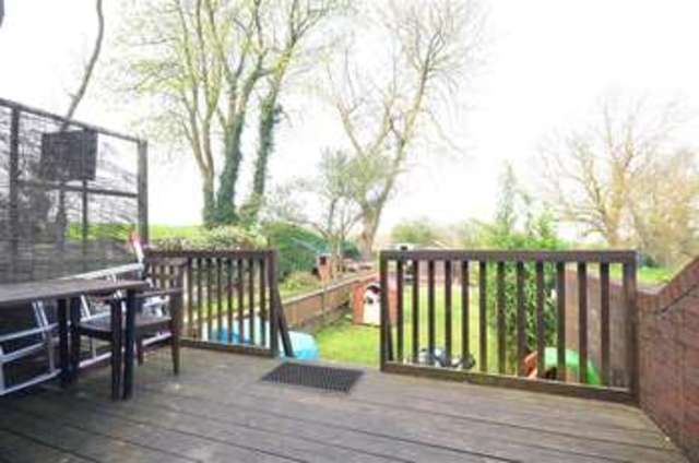  Image of 2 bedroom Terraced house for sale in Lynscott Way South Croydon CR2 at South Croydon Surrey South Croydon, CR2 6BU