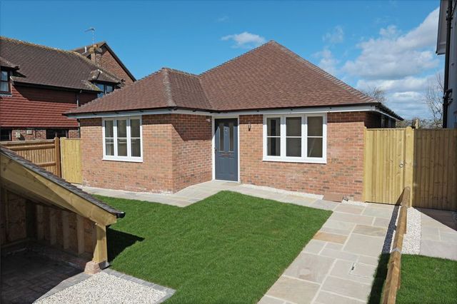  Image of 3 bedroom Detached house for sale in Henfield Road Albourne Hassocks BN6 at Henfield Road  Albourne, BN6 9DB