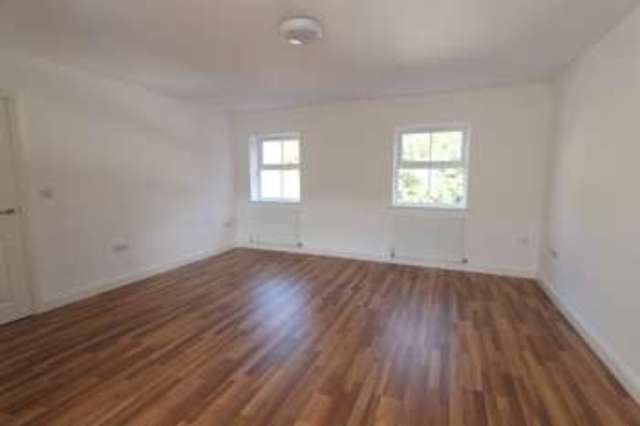  Image of 2 bedroom Flat to rent in Manchester Road Thurlstone Sheffield S36 at Thurlstone Sheffield Thurlstone, S36 9QS