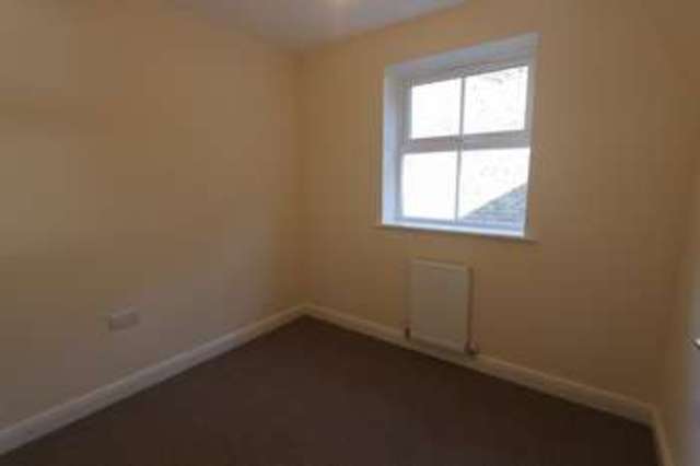  Image of 2 bedroom Flat to rent in Manchester Road Thurlstone Sheffield S36 at Thurlstone Sheffield Thurlstone, S36 9QS