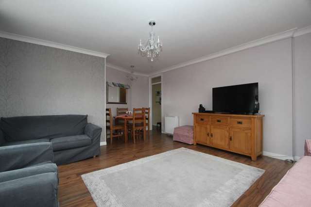  Image of 2 bedroom Flat for sale in Manor Lea Boundary Road Worthing BN11 at Boundary Road  Worthing, BN11 4RN