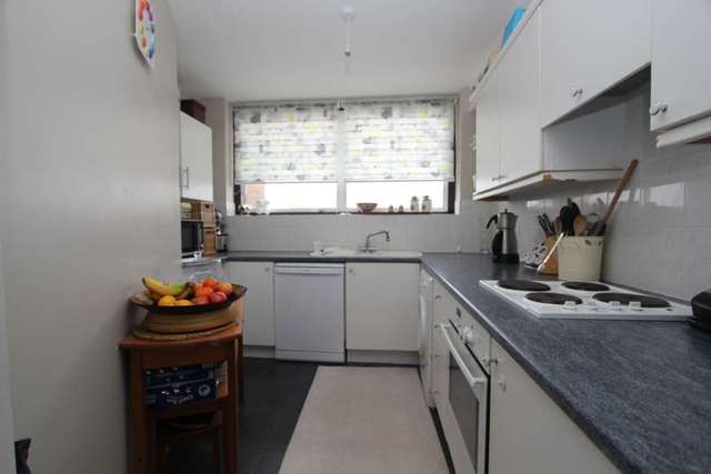  Image of 2 bedroom Flat for sale in Manor Lea Boundary Road Worthing BN11 at Boundary Road  Worthing, BN11 4RN
