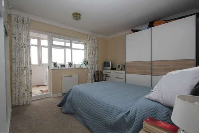  Image of 2 bedroom Flat for sale in Manor Lea Boundary Road Worthing BN11 at Boundary Road  Worthing, BN11 4RN