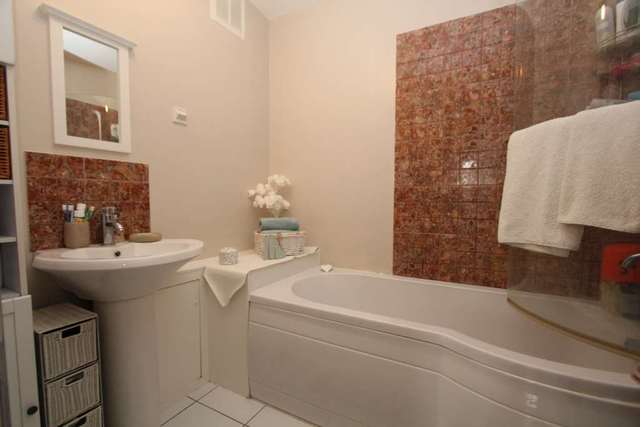  Image of 2 bedroom Flat for sale in Manor Lea Boundary Road Worthing BN11 at Boundary Road  Worthing, BN11 4RN