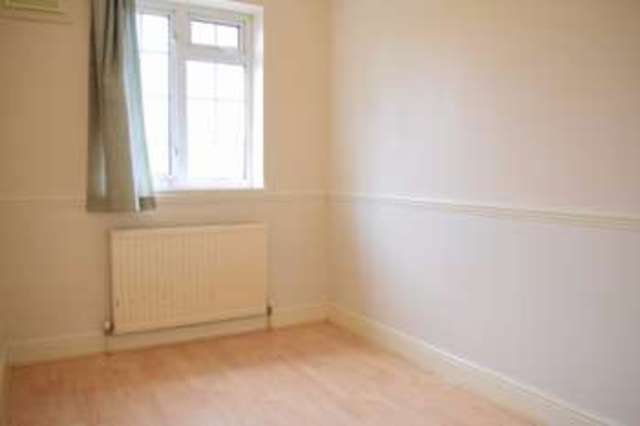  Image of 3 bedroom Terraced house to rent in Manor Road Chadwell Heath Romford RM6 at Chadwell Heath  Romford, RM6 4LL