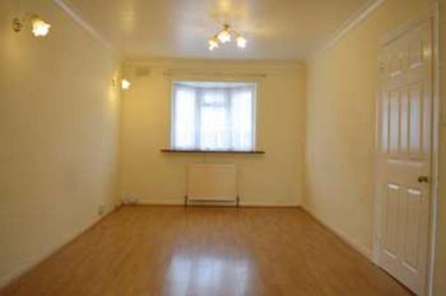  Image of 3 bedroom Terraced house to rent in Manor Road Chadwell Heath Romford RM6 at Chadwell Heath  Romford, RM6 4LL