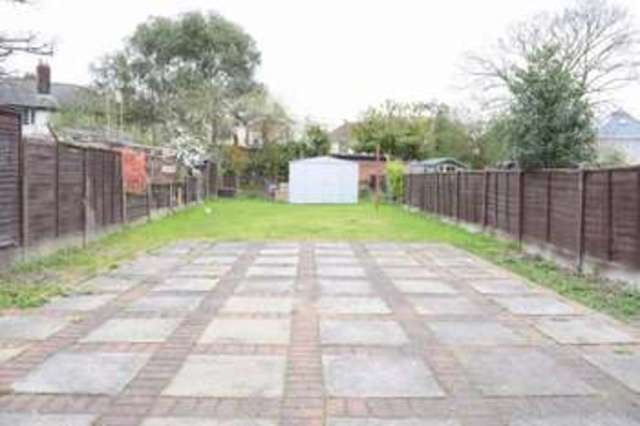  Image of 3 bedroom Terraced house to rent in Manor Road Chadwell Heath Romford RM6 at Chadwell Heath  Romford, RM6 4LL