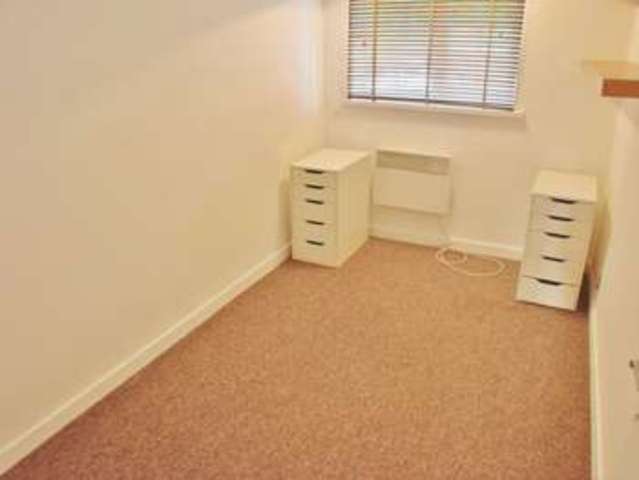 Image of 2 bedroom Flat for sale in Mansfield Road Sherwood Nottingham NG5 at Mansfield Road Mapperley Park Nottingham, NG5 2BQ
