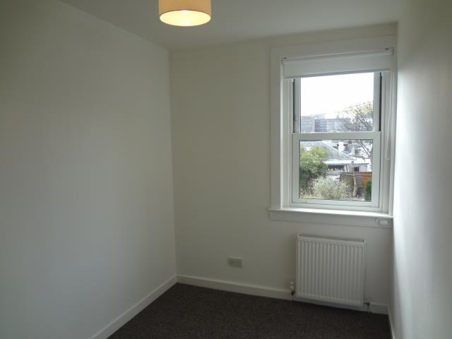  Image of 2 bedroom Flat to rent in Marionville Road Edinburgh EH7 at Lochend Edinburgh Edinburgh, EH7 6BE