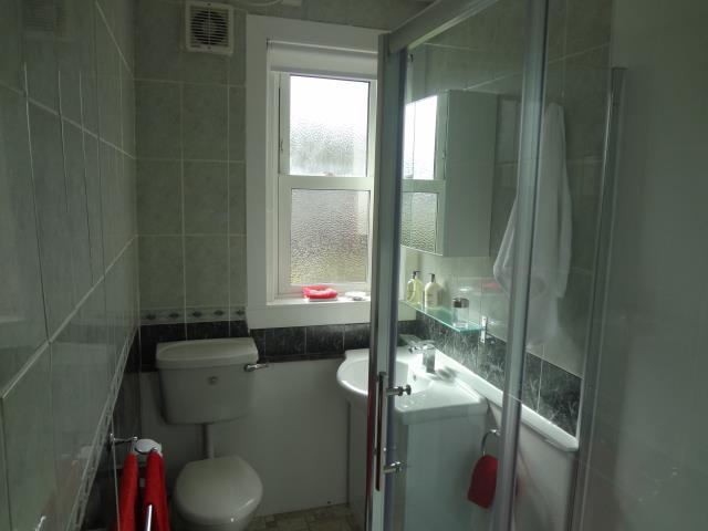  Image of 2 bedroom Flat to rent in Marionville Road Edinburgh EH7 at Lochend Edinburgh Edinburgh, EH7 6BE