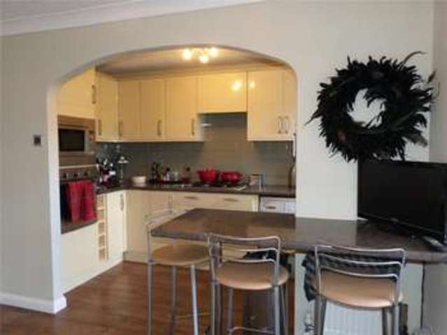  Image of 4 bedroom End of Terrace to rent in Mary Mead Warfield Bracknell RG42 at Warfield Bracknell Newell Green, RG42 3SZ