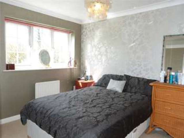  Image of 4 bedroom End of Terrace to rent in Mary Mead Warfield Bracknell RG42 at Warfield Bracknell Newell Green, RG42 3SZ