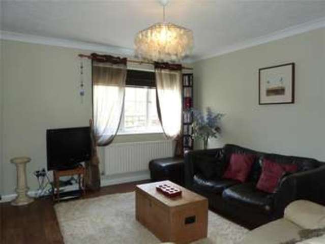  Image of 4 bedroom End of Terrace to rent in Mary Mead Warfield Bracknell RG42 at Warfield Bracknell Newell Green, RG42 3SZ