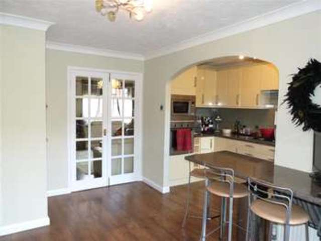  Image of 4 bedroom End of Terrace to rent in Mary Mead Warfield Bracknell RG42 at Warfield Bracknell Newell Green, RG42 3SZ