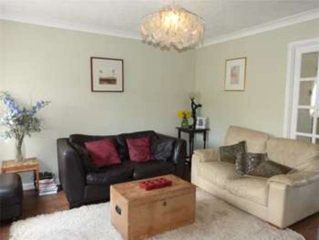  Image of 4 bedroom End of Terrace to rent in Mary Mead Warfield Bracknell RG42 at Warfield Bracknell Newell Green, RG42 3SZ