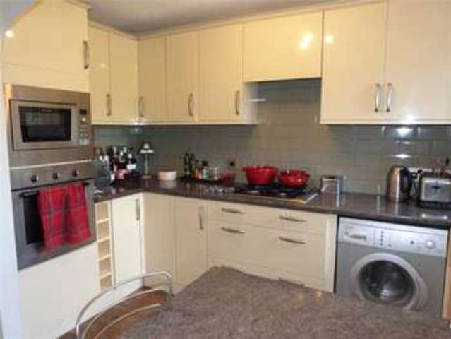  Image of 4 bedroom End of Terrace to rent in Mary Mead Warfield Bracknell RG42 at Warfield Bracknell Newell Green, RG42 3SZ