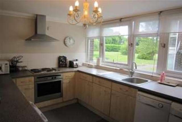  Image of 3 bedroom Flat to rent in Master Gunner Place London SE18 at London, SE18 4NQ