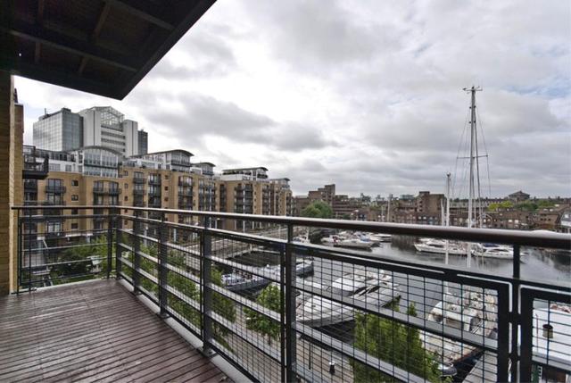  Image of 1 bedroom Flat to rent in Star Place London E1W at London, E1W 1AQ
