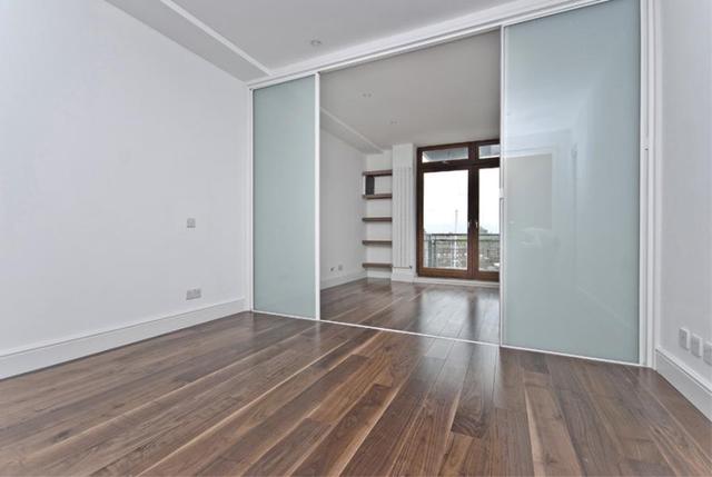  Image of 1 bedroom Flat to rent in Star Place London E1W at London, E1W 1AQ