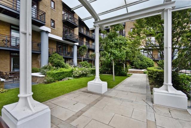  Image of 1 bedroom Flat to rent in Star Place London E1W at London, E1W 1AQ
