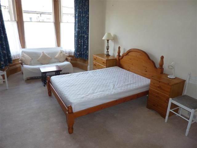  Image of 2 bedroom Flat to rent in Mertoun Place Edinburgh EH11 at Polwarth Edinburgh Edinburgh, EH11 1JX