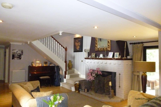  Image of 4 bedroom Detached house to rent in Mill Lane Woolstone Milton Keynes MK15 at Milton Keynes, MK15 0AJ