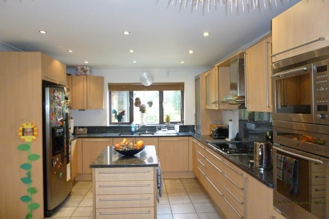  Image of 4 bedroom Detached house to rent in Mill Lane Woolstone Milton Keynes MK15 at Milton Keynes, MK15 0AJ