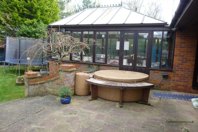  Image of 4 bedroom Detached house to rent in Mill Lane Woolstone Milton Keynes MK15 at Milton Keynes, MK15 0AJ