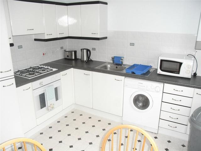  Image of 2 bedroom Flat to rent in Moray Park Terrace Edinburgh EH7 at Abbeyhill Edinburgh Edinburgh, EH7 5TH