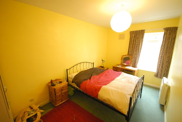  Image of 1 bedroom Flat to rent in Morden Road London SW19 at South Wimbledon  London, SW19 3BJ