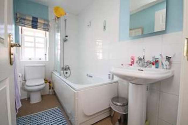  Image of 4 bedroom Detached house for sale in Morris Drive Billingshurst RH14 at Billingshurst, RH14 9SF