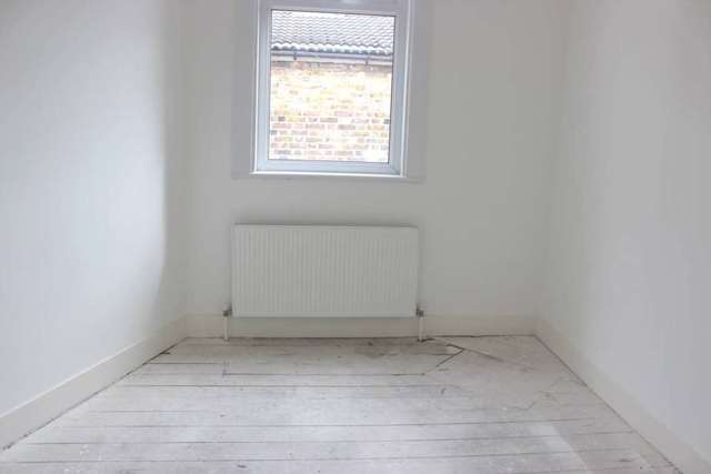  Image of 4 bedroom Flat to rent in Neville Road London E7 at Neville Road Forest Gate London, E7 9QT
