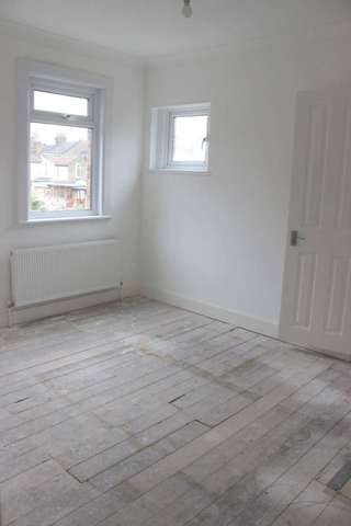  Image of 4 bedroom Flat to rent in Neville Road London E7 at Neville Road Forest Gate London, E7 9QT