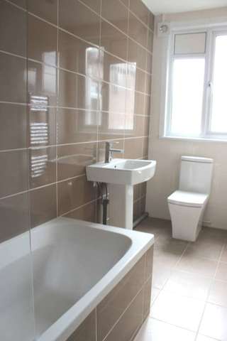  Image of 4 bedroom Flat to rent in Neville Road London E7 at Neville Road Forest Gate London, E7 9QT