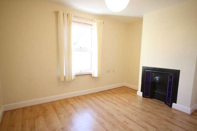  Image of 2 bedroom Cottage to rent in New Street Berkhamsted HP4 at New Street  Berkhamsted, HP4 2EP