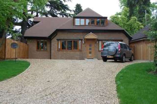  Image of 4 bedroom Property to rent in Newlands Close Edgware HA8 at Newlands Close  Edgware, HA8 8DQ