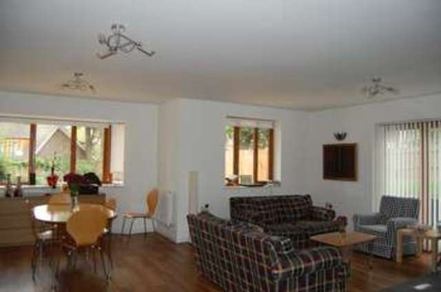  Image of 4 bedroom Property to rent in Newlands Close Edgware HA8 at Newlands Close  Edgware, HA8 8DQ