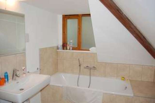  Image of 4 bedroom Property to rent in Newlands Close Edgware HA8 at Newlands Close  Edgware, HA8 8DQ
