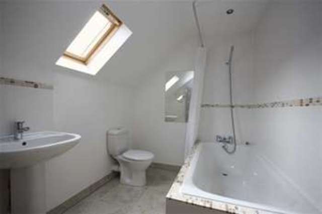  Image of 4 bedroom Detached house for sale in Newlands Road Woodford Green IG8 at Newlands Road  Woodford Green, IG8 0RS