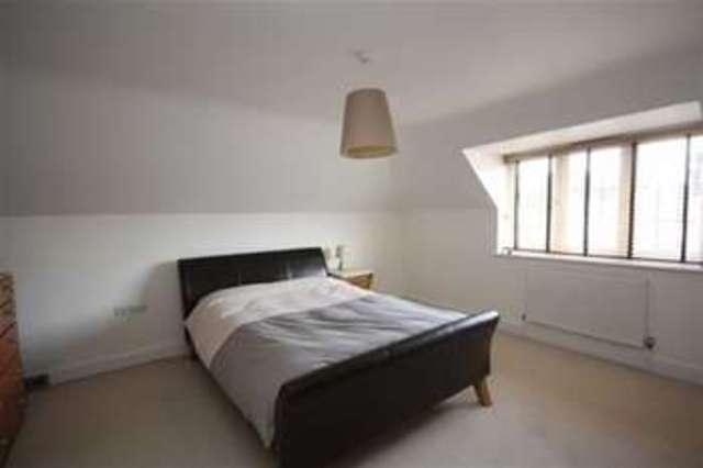  Image of 4 bedroom Detached house for sale in Newlands Road Woodford Green IG8 at Newlands Road  Woodford Green, IG8 0RS