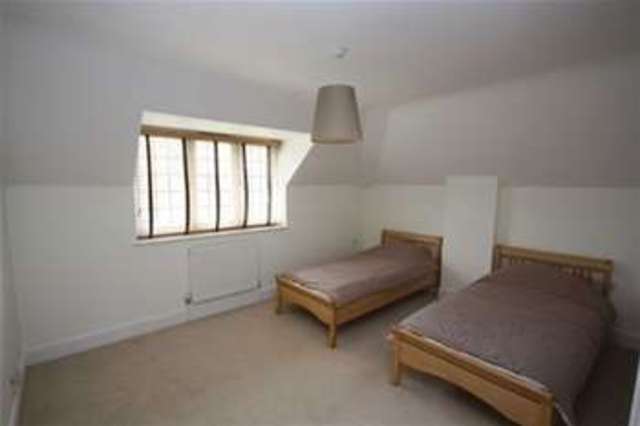  Image of 4 bedroom Detached house for sale in Newlands Road Woodford Green IG8 at Newlands Road  Woodford Green, IG8 0RS