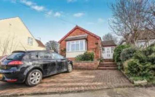  Image of 3 bedroom Bungalow for sale in New Cheveley Road Newmarket CB8 at Newmarket Suffolk Newmarket, CB8 8BG