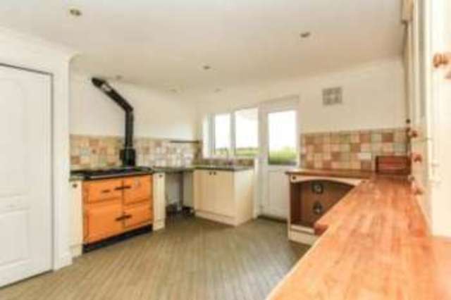 Image of 3 bedroom Bungalow for sale in New Cheveley Road Newmarket CB8 at Newmarket Suffolk Newmarket, CB8 8BG