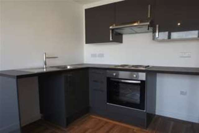  Image of 2 bedroom Flat to rent in Kingston Crescent Portsmouth PO2 at Portsmouth, PO2 8AA