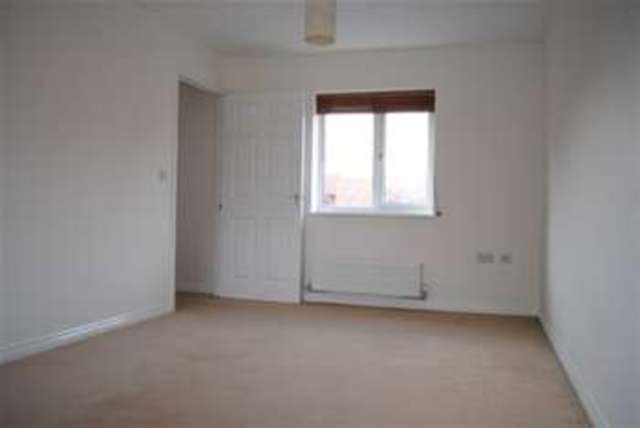  Image of 1 bedroom Flat to rent in Fulford Road North Baddesley Southampton SO52 at Southampton, SO52 9PR