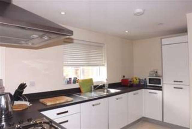  Image of 2 bedroom Flat to rent in Brean Road Swindon SN25 at Swindon, SN25 2NL