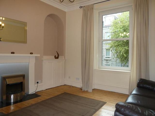  Image of 1 bedroom Flat to rent in Northfield Place Aberdeen AB25 at Rosemount Aberdeen Aberdeen, AB25 1SJ