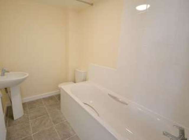  Image of 3 bedroom Terraced house to rent in Oak Road Thurnscoe Rotherham S63 at Oak Road Thurnscoe Rotherham, S63 0AN
